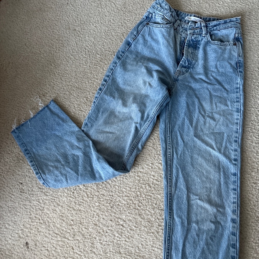 Size 2 Zara jeans straight leg